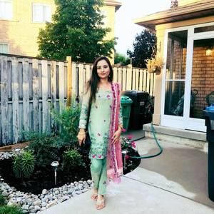 Meet your Posher, Faiza